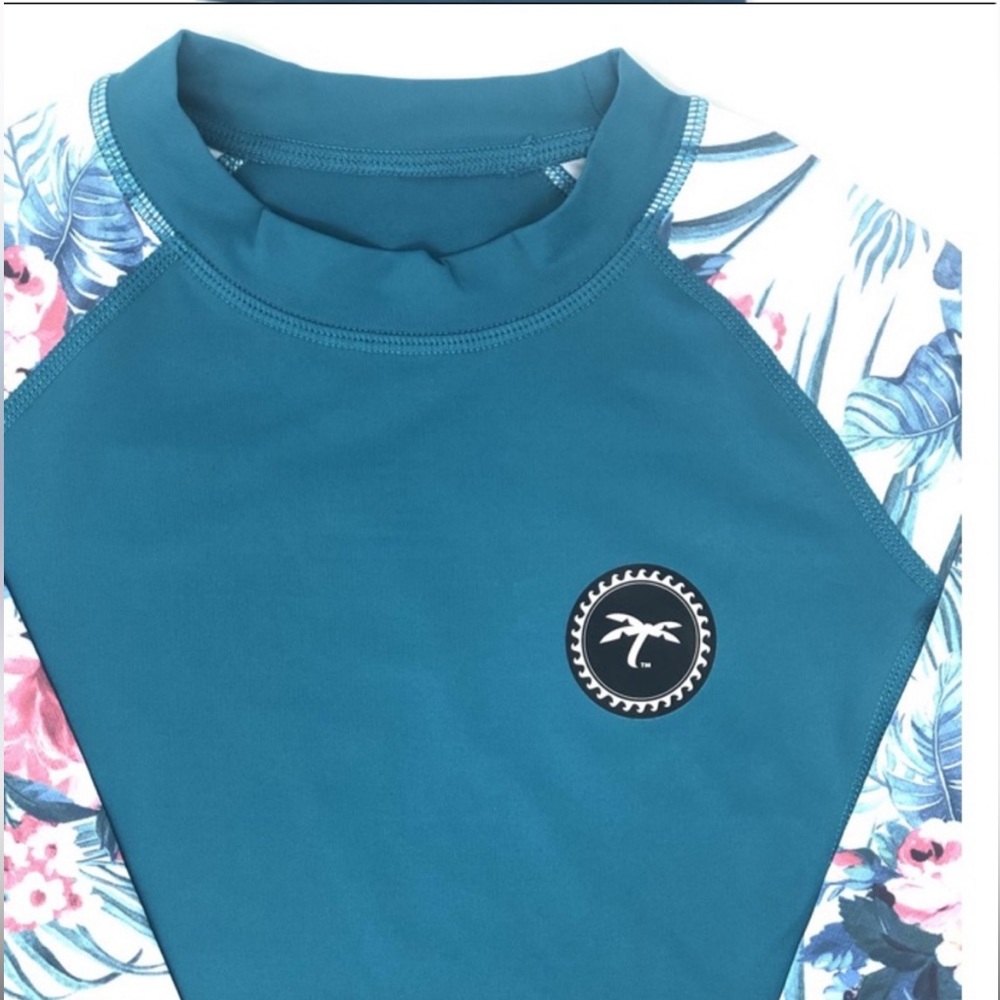 TRAPICAL Women’s Swim Top Rash-Guard
